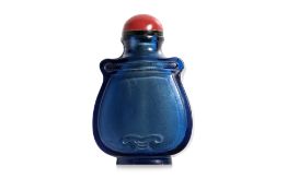 A SAPPHIRE-BLUE GLASS SNUFF BOTTLE