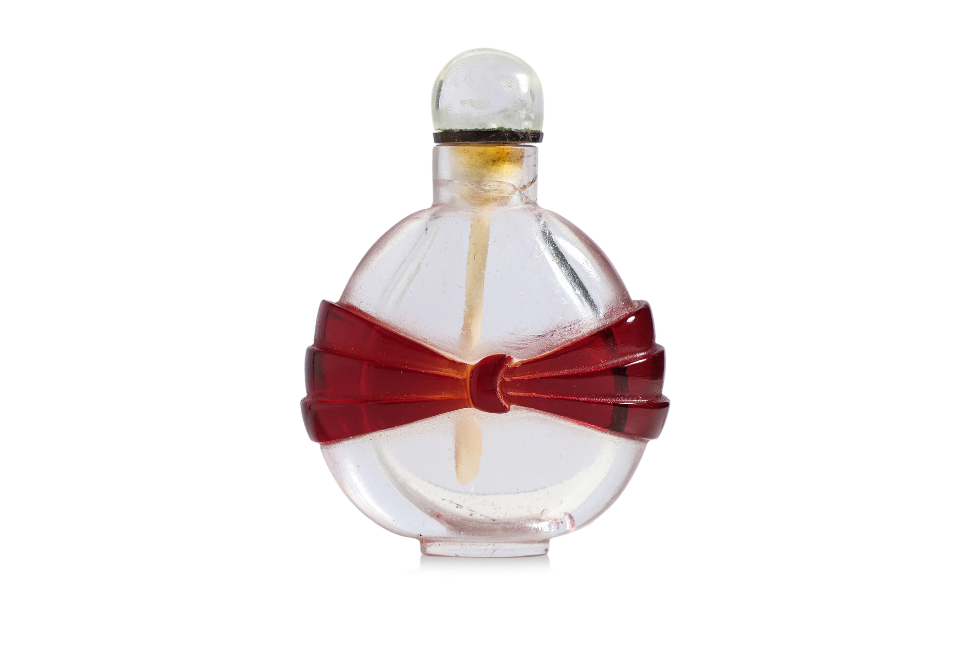 A RED OVERLAY GLASS SNUFF BOTTLE