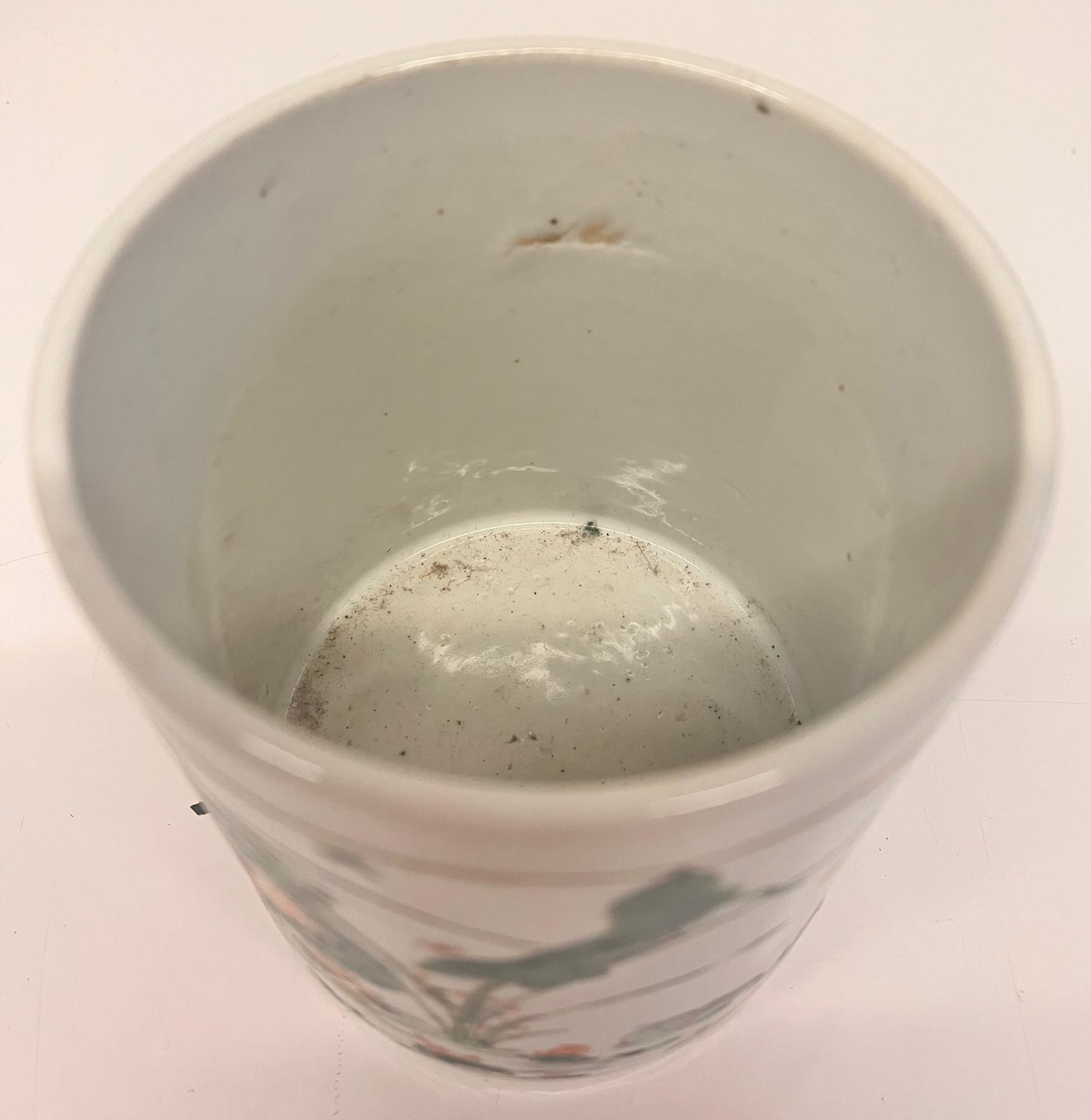 A FAMILLE VERTE BRUSH POT - Image 10 of 10