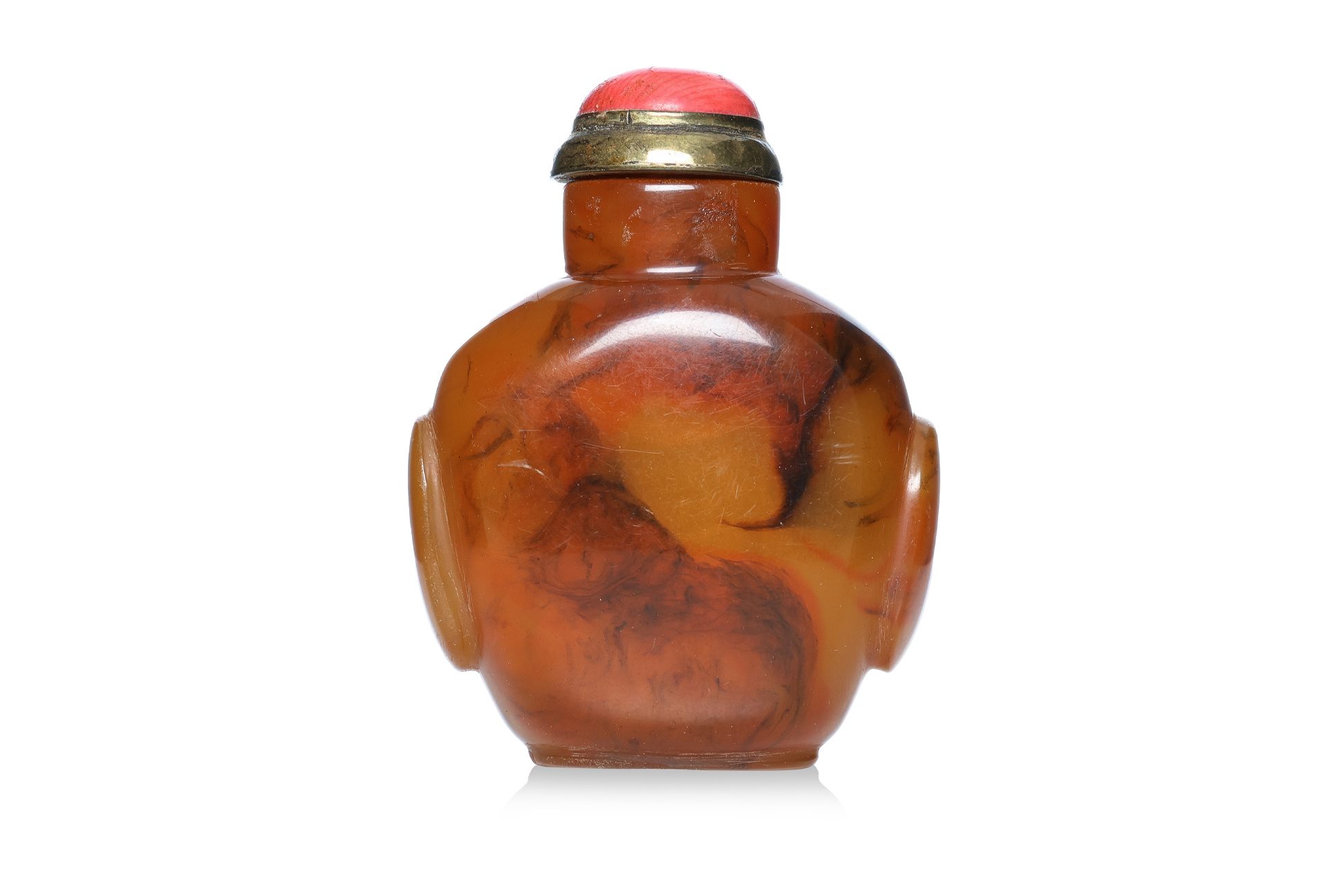 AN AMBER SNUFF BOTTLE