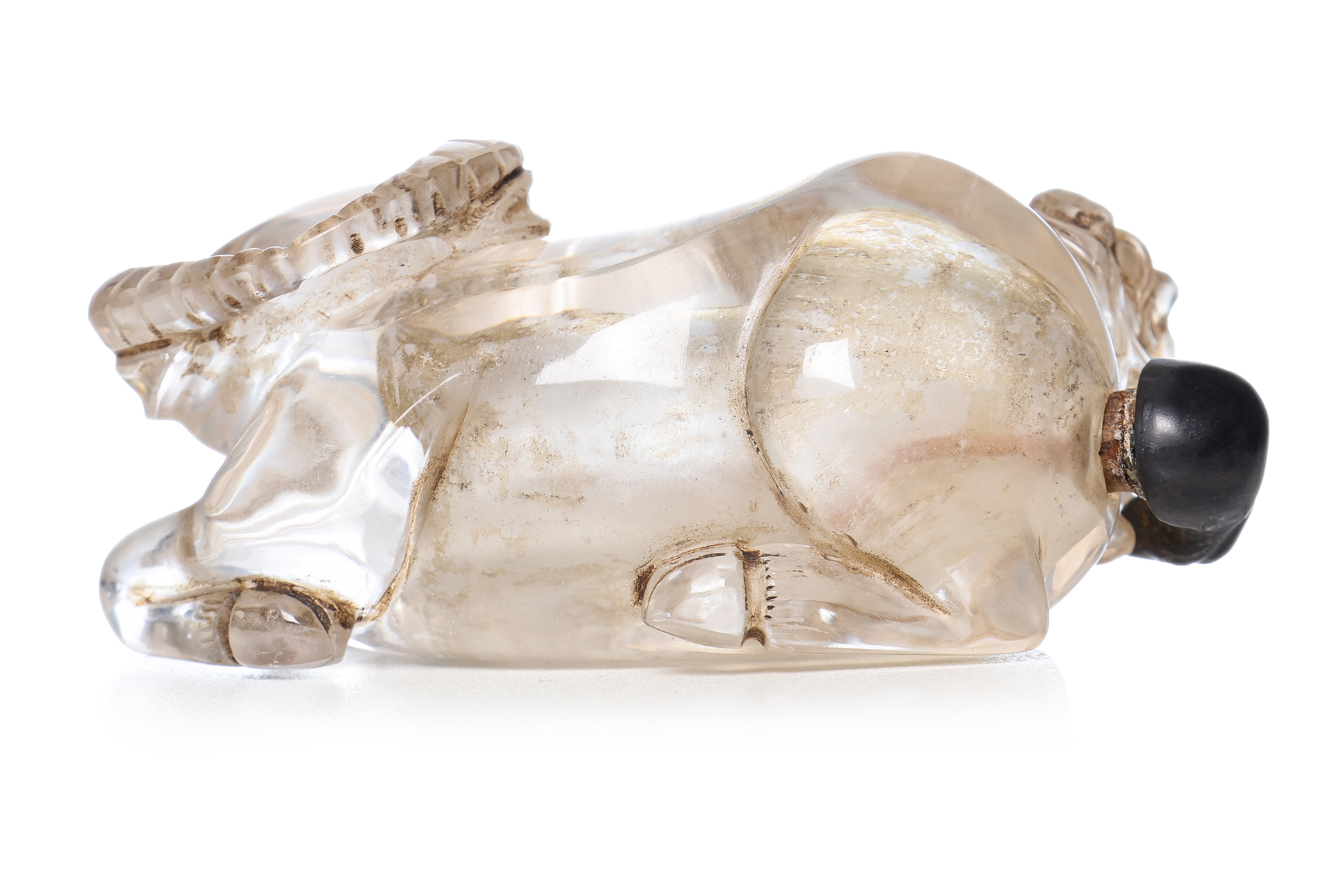 A ROCK CRYSTAL BUFFALO AND QILIN SNUFF BOTTLE - Image 2 of 3