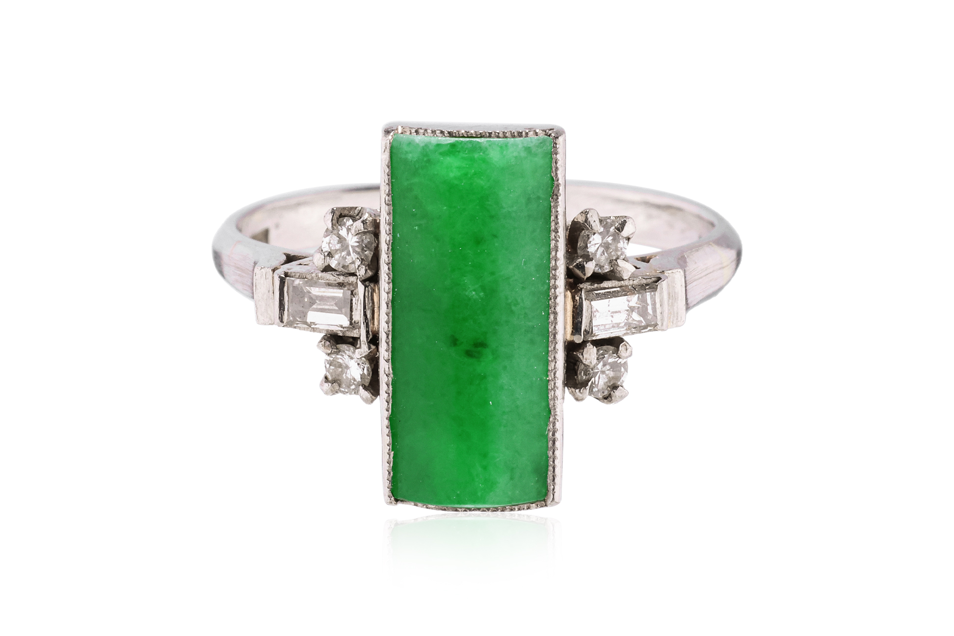 A JADEITE AND DIAMOND RING - Image 2 of 3