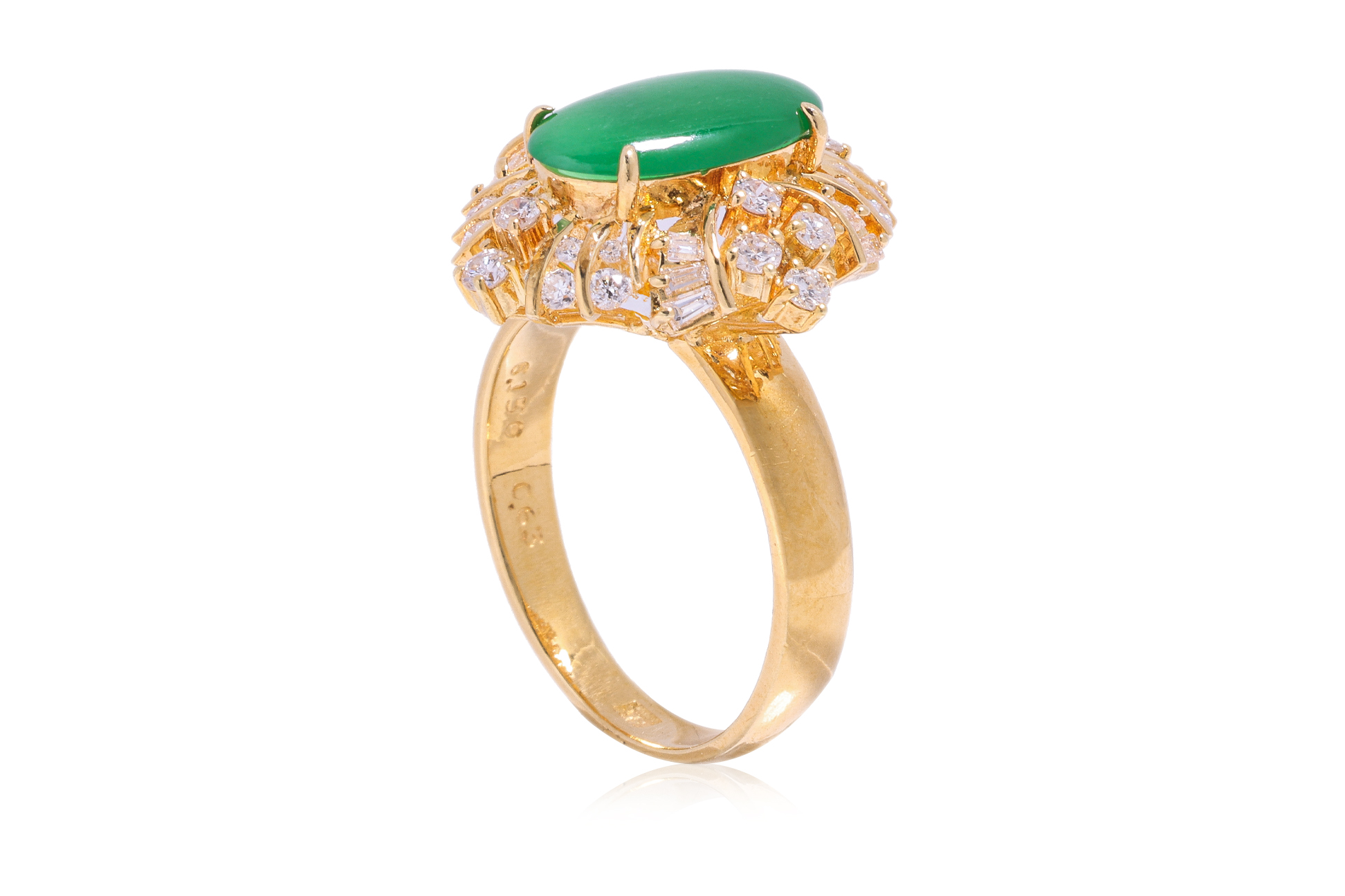 A JADEITE AND DIAMOND RING - Image 3 of 3