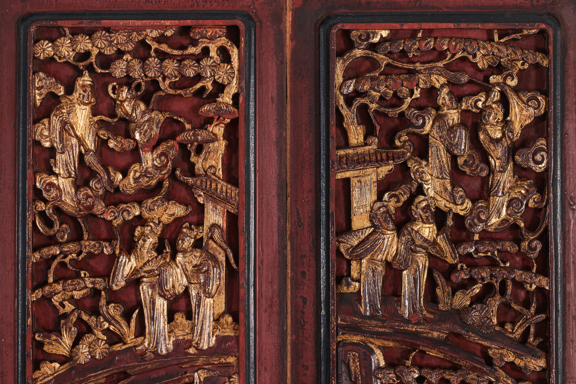A PAIR OF FIGURAL GILT WOOD CARVINGS - Image 2 of 2