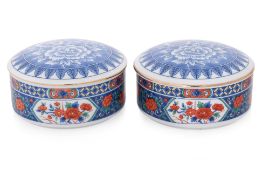 A PAIR TIFFANY & CO. IMARI FLORAL PATTERN TRINKET BOXES