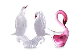 AN ASSORTED GROUP OF DECORATIVE GLASS ITEMS (2)