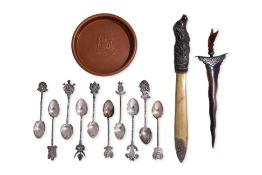 AN ASSORTED GROUP OF SILVER ITEMS AND OTHER COLLECTIBLES