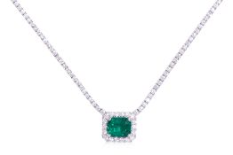 AN EMERALD AND DIAMOND NECKLACE