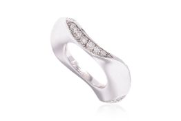 A DIAMOND 'WAVE' PENDANT