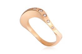 A DIAMOND 'WAVE' RING