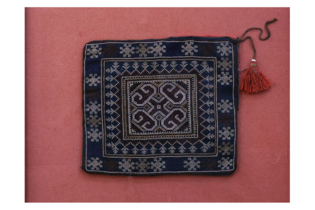 A SOUTHEAST ASIAN TEXTILE - Image 2 of 2
