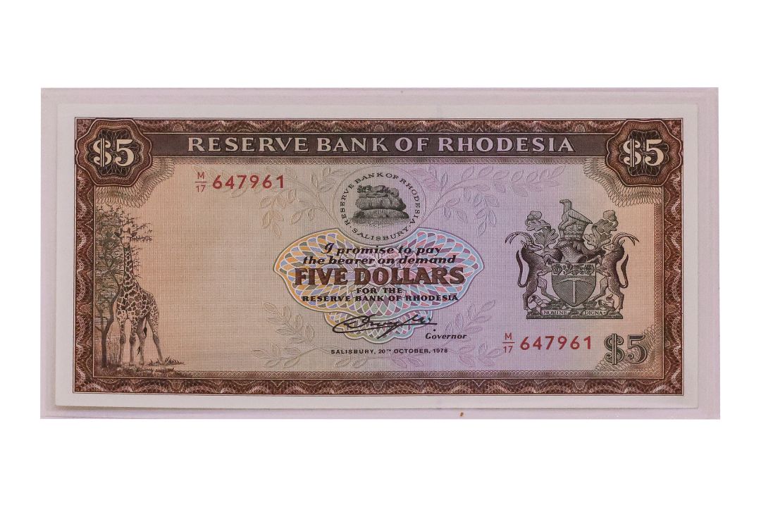 A LARGE COLLECTION OF WORLD BANKNOTES - Image 3 of 21