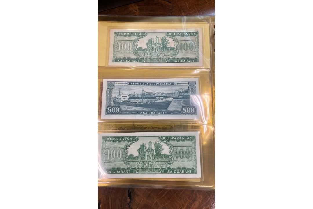 A LARGE COLLECTION OF WORLD BANKNOTES - Image 21 of 21