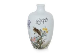 A FAMILLE ROSE PORCELAIN VASE
