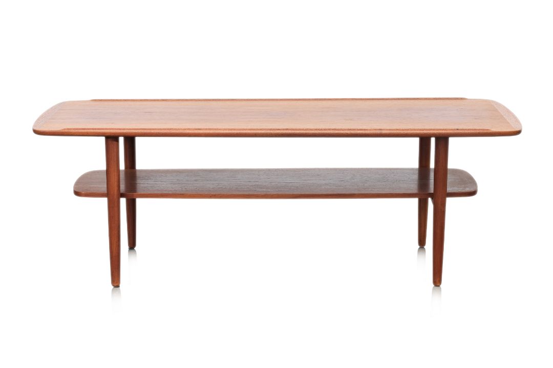 A MID-CENTURY TEAK COFFEE TABLE - Image 1 of 4