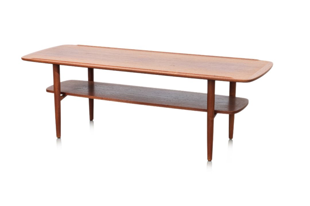 A MID-CENTURY TEAK COFFEE TABLE - Image 2 of 4