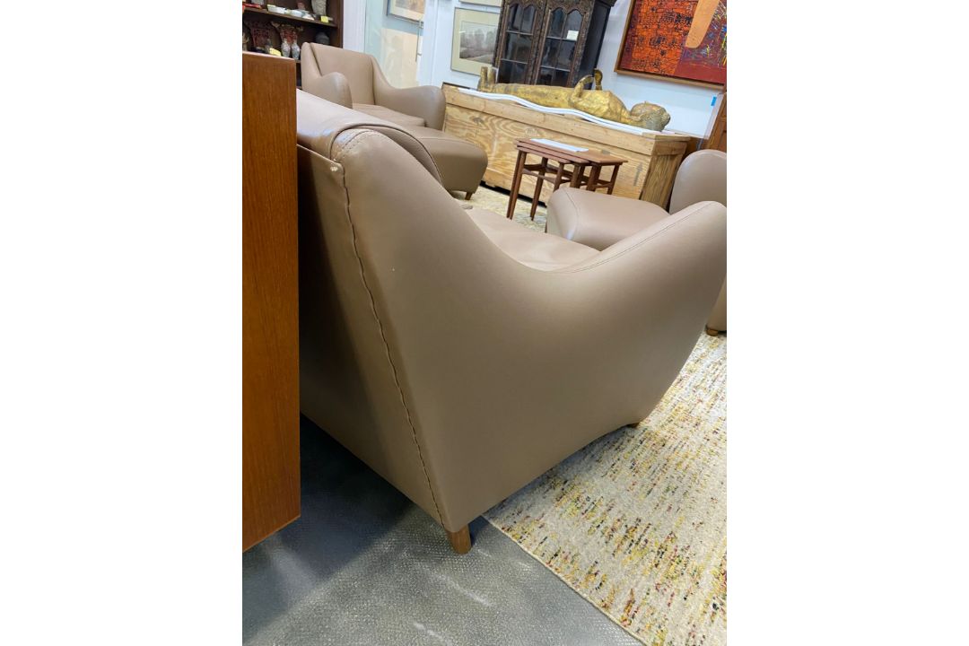 A MATTHEW HILTON 'BALZAC' THREE SEATER SOFA - Image 6 of 9