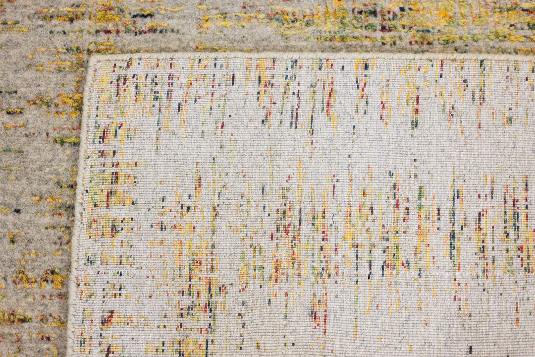 A CONTEMPORARY MULTI-COLOURED WOOL RUG (297 x 242cm) - Image 3 of 3
