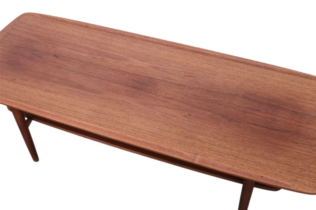 A MID-CENTURY TEAK COFFEE TABLE - Image 3 of 4