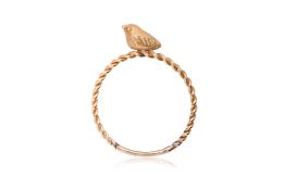 A TEXTURED BIRD RING