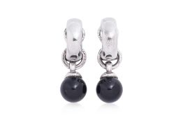 TIFFANY & CO - A PAIR OF ONYX DANGLE CLIP EARRINGS