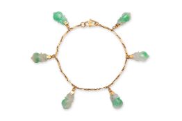 A JADEITE BRACELET
