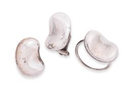TIFFANY & CO - A SILVER PAIR OF BEAN EARRINGS AND KINETIC BEAN RING