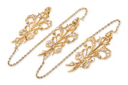 A GOLD AND INTAN KEROSANG BROOCH