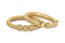 A PAIR OF SILVER-GILT ANKLETS
