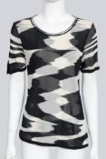 MISSONI - A BLACK AND WHITE SCOOP NECK TOP