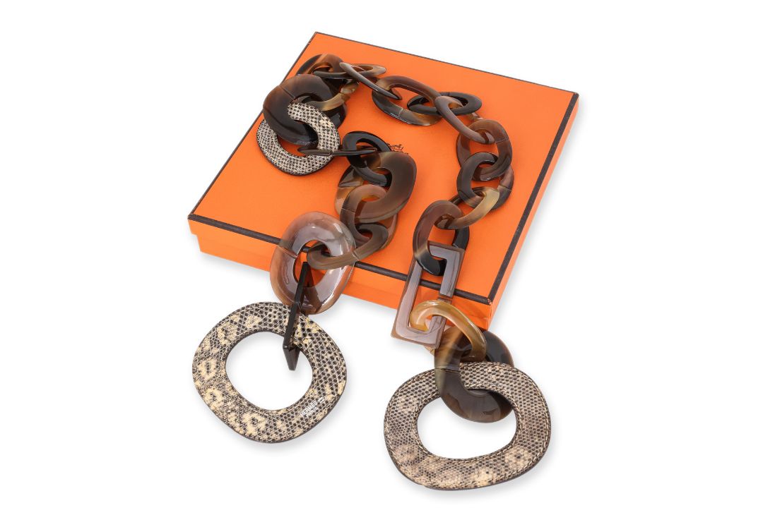 HERMES - AN 'ISIDORE' NECKLACE - Image 3 of 3