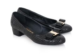 FERRAGAMO - A PAIR OF VARA LEATHER BLOCK PUMPS