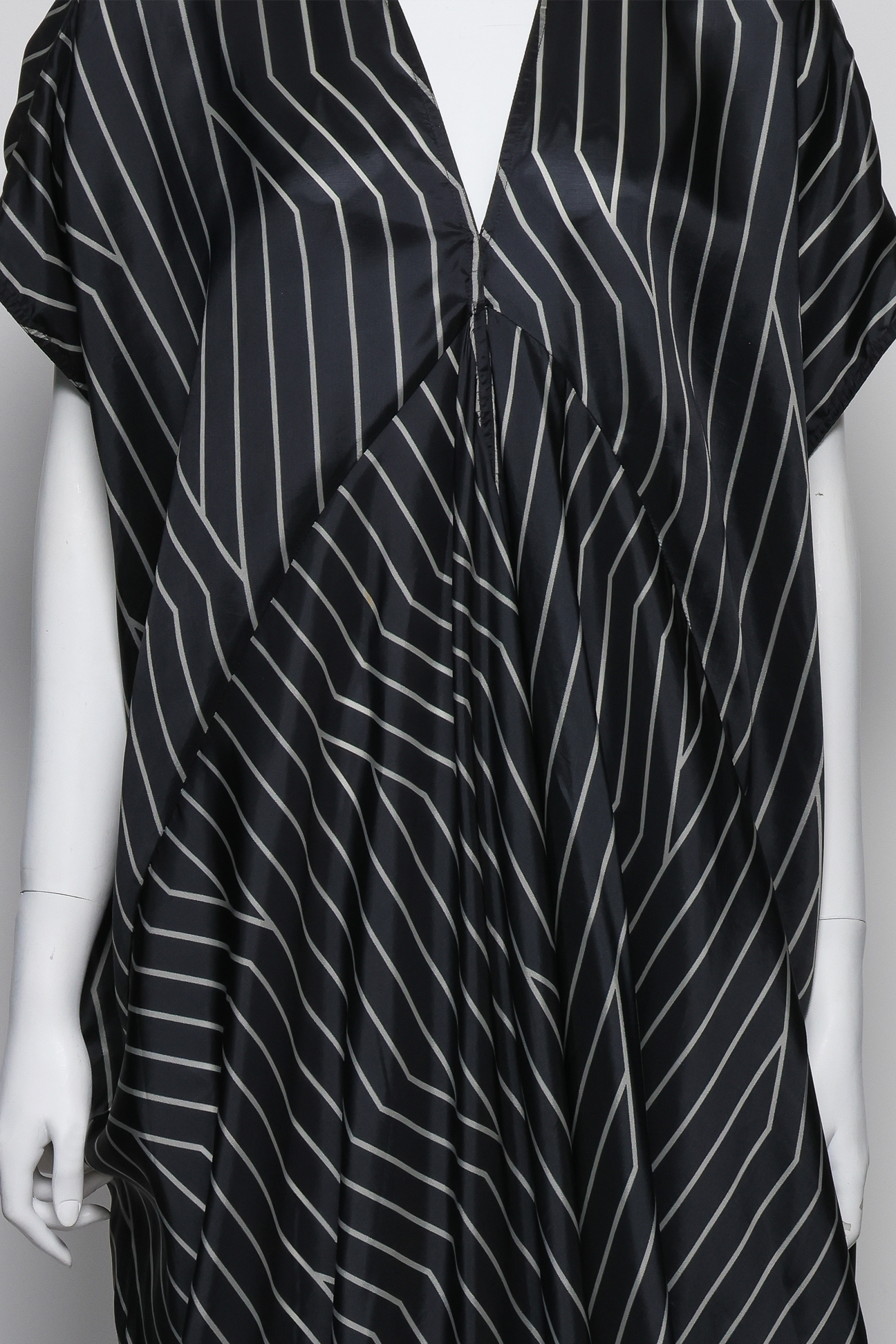 RICK OWENS - A BLACK AND PEARL STRIPED KAFTAN DRESS - Image 4 of 4