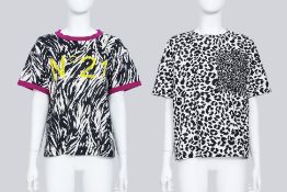 N°21 - TWO GRAPHIC PRINTED T-SHIRTS