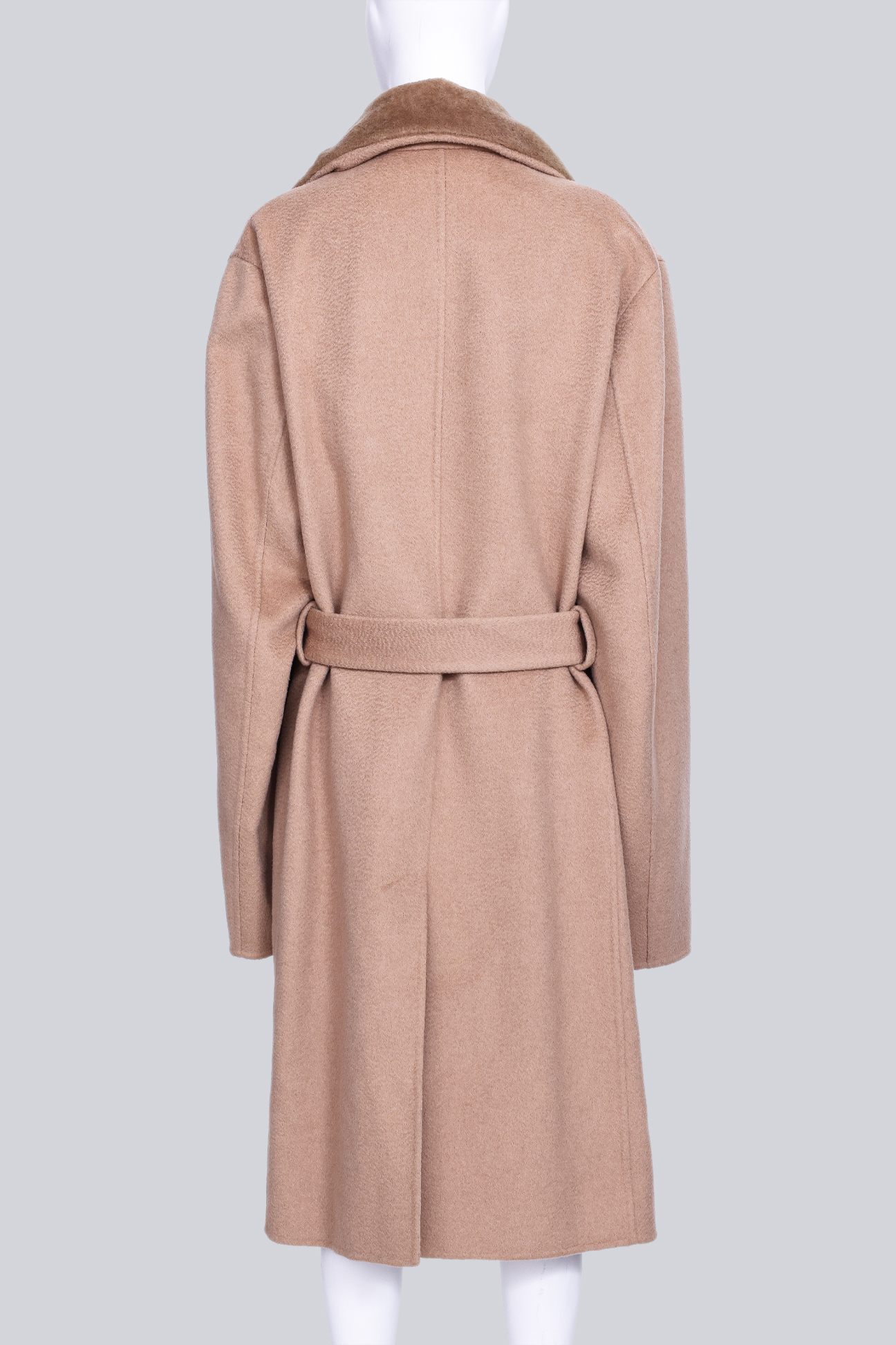 LOUIS VUITTON - A TRENCH COAT - Image 3 of 3