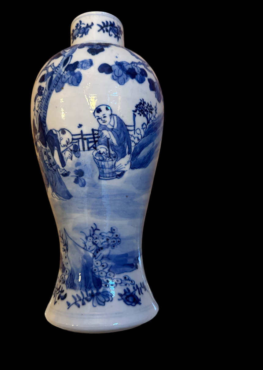 Lot of Blue and White Chinese Porcelain - largest vase - approximately 31cm tall. - Image 5 of 9