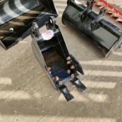 MINI DIGGER BUCKET UNUSED