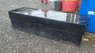 STRONG BOX (no key)*** LOCATED OFFSITE TQ12. This lot is p