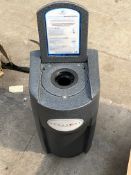 Pre-owned Hexagone swimsuit dryer.