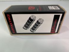 Kuryakyn ISO Grips, Chrome, 82-Up Harley Davidson Models with Dual Throttle Control (6205) (Art Nr 4