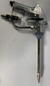 Iwata AE7 Air/Water Spray Gun (W0020500000).
