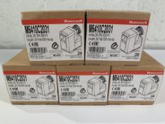 Five Honeywell Home Actuators (M6410C2031) 3-pt, 6,5 mm, 300 N, 24 Vac, Boxed As New.