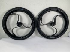A pair of as new LoopWheels Extreme consisting of carbon composite materials, wheel size 24