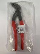 As new Facom 181A.30G - 300MM Slip-Joint Locking PVC Grip Pliers.