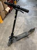 Isinwheel Electric Scooter, No Charger (Item Powers On, Tested No Further) Pre-owned.