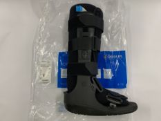 Eight as new Ossur Form Fit Walker Boots (REF: W0600BLK) Black, all size medium.