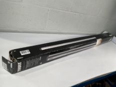 A set of 2 Thule WingBar Evo 127 (711300) roof bars (sold as seen).