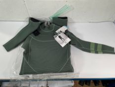 Men's as new Hurley Plus 4/3mm Chest Zip Wetsuit - Green - XL.