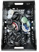 Assorted pre-owned over-ear headphones including Apple Airpod Max (iCloud locked, sold for parts onl