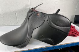 An as new Kent & Masters S-Series GP saddle - 18